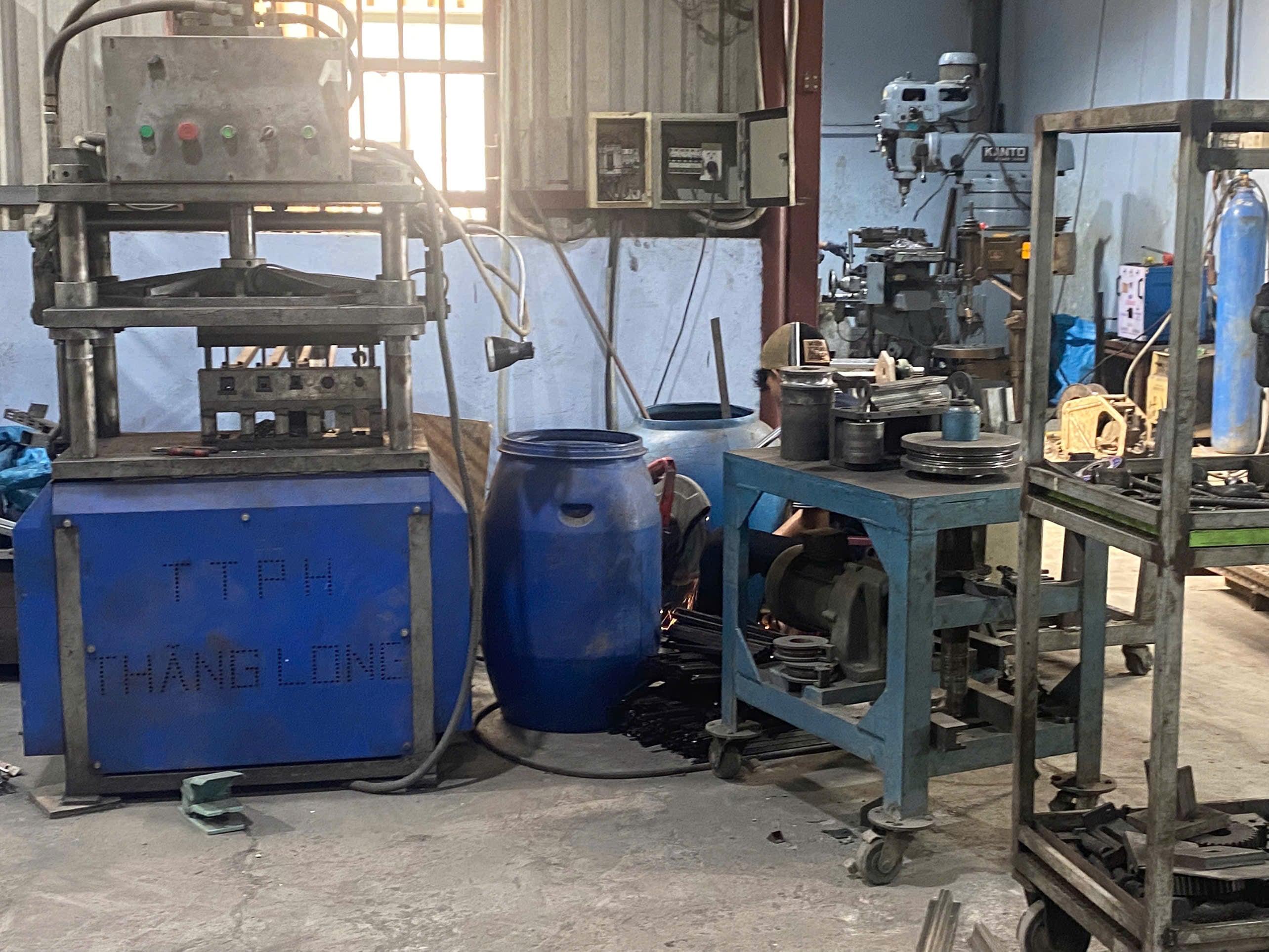 Hydraulic press 1